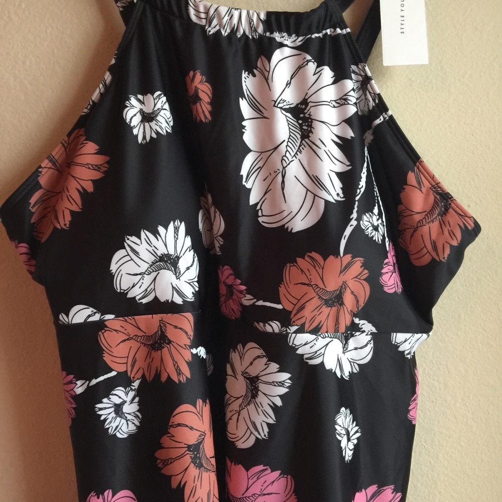 ROSE GAL SWIM TANK - Picture 2 of 8